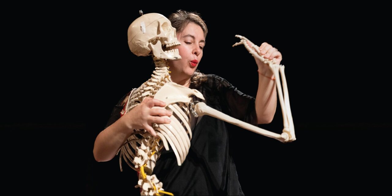 Review: Teaching and Learning Dance Through Meaningful Gesture by Anabelle Lenzu