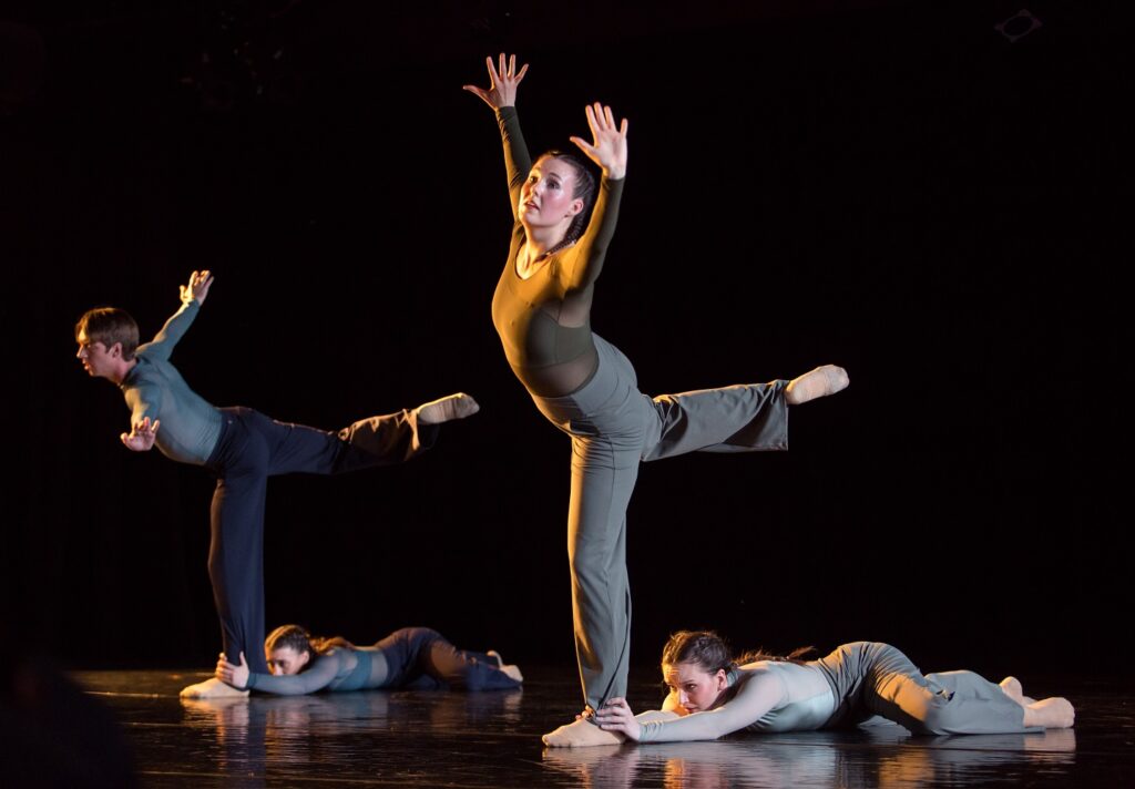 NEDT Bound - Jacob Schmieder-Hacker and Alice Lousen (standing), Nairi Tahmizyan and Jackie Pierce (on floor) in Ashleigh Doede's "In-Yun" - Photo by Ayame Orlans.