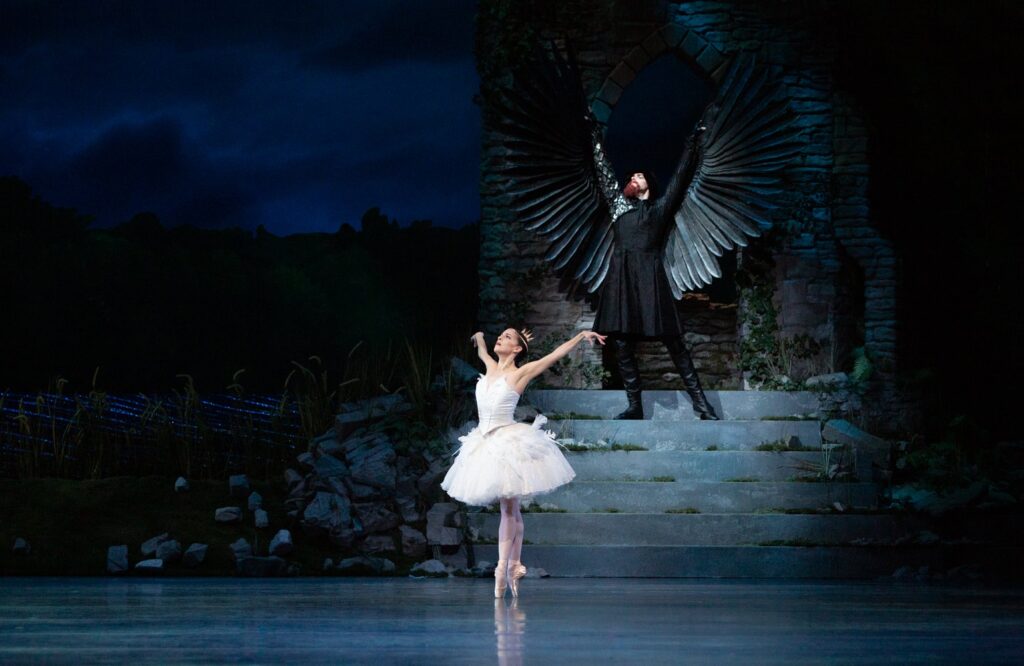 MCB's production of Alexei Ratmansky's "Swan Lake" - Photo by Alexander Iziliaev.