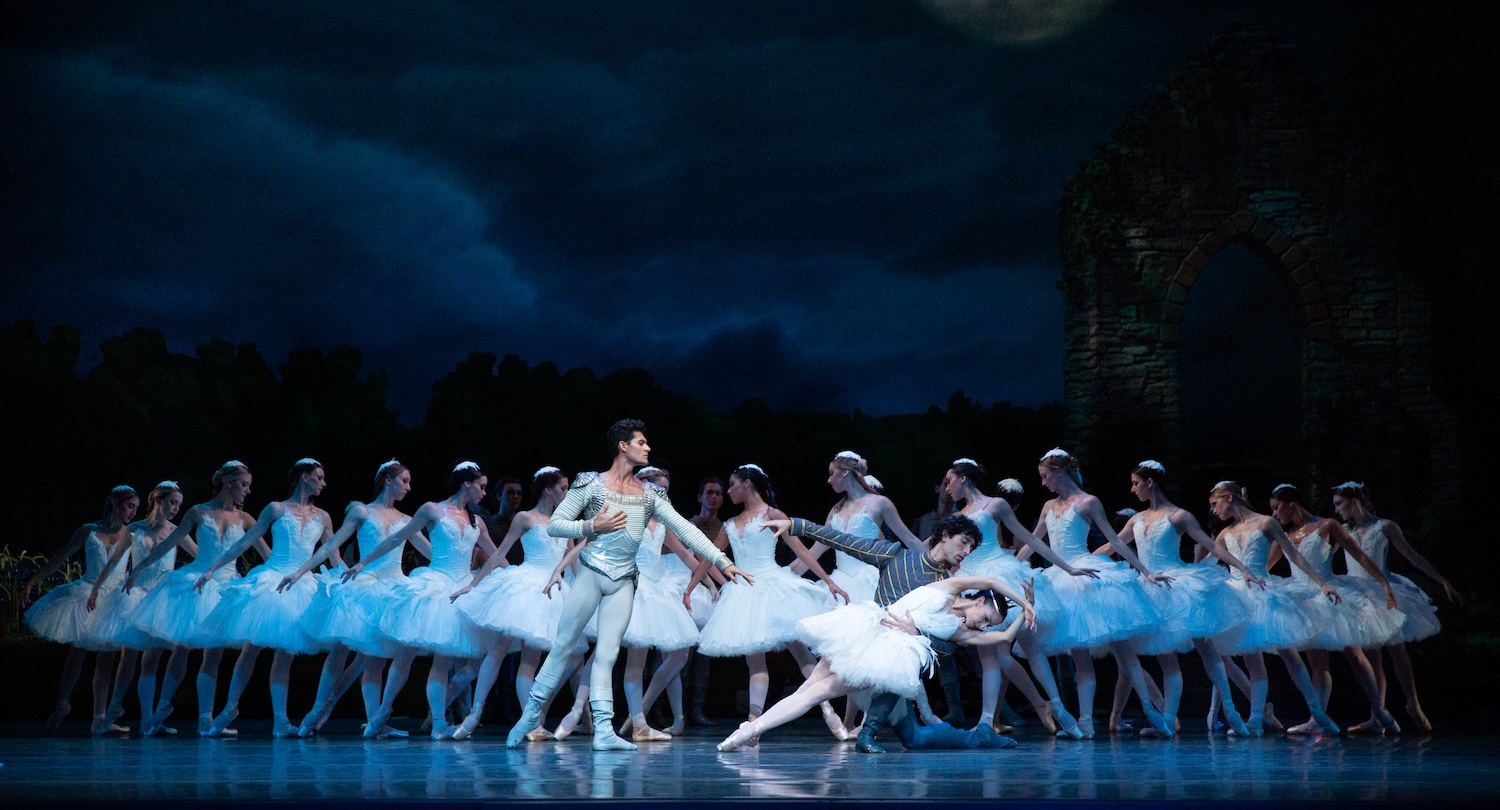 Miami City Ballet “Swan Lake” - photo by Iziliaev
