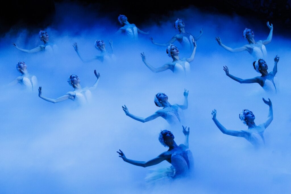 Boston Ballet in Mikko Nissinen's "Swan Lake" - Photo by Theik Smith.