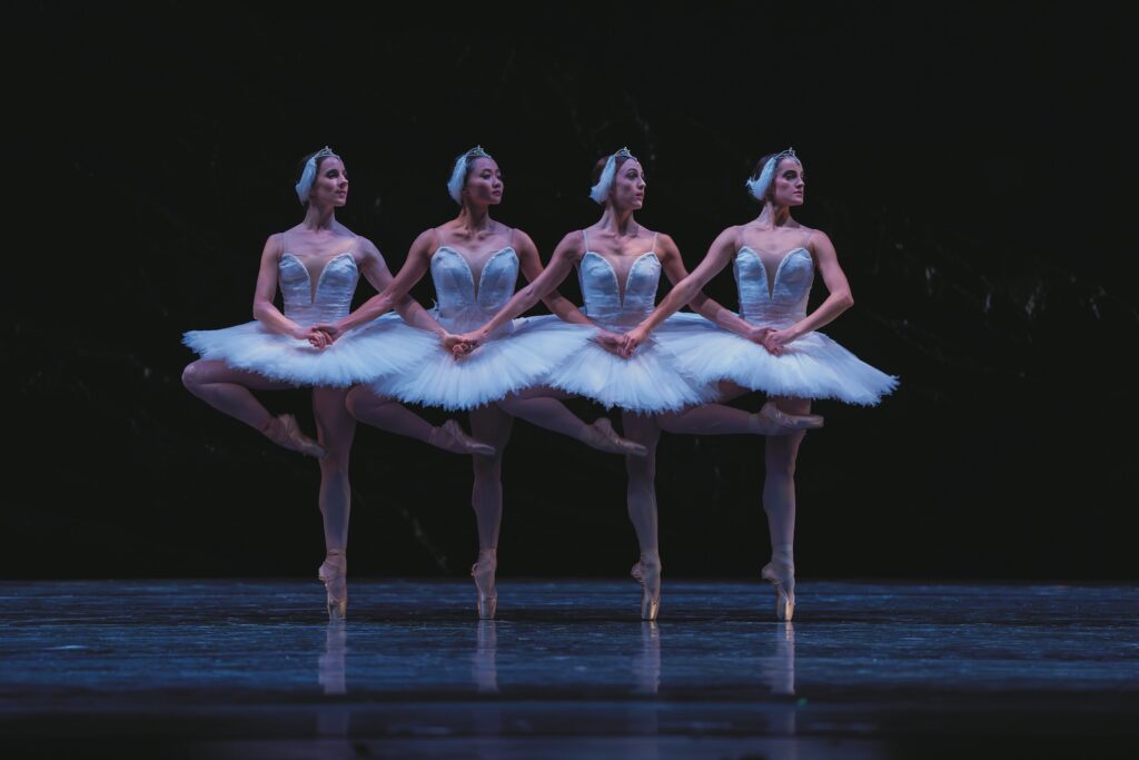 San Francisco Ballet in “Swan Lake” - Photo by Jesús Vallinas.