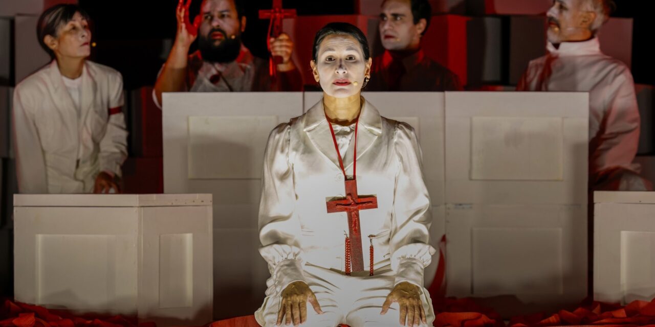 Theatre Dybbuk’s Haunting “Dracula (Annotated)” Is a Major Production
