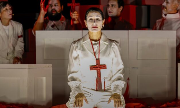 Theatre Dybbuk’s Haunting “Dracula (Annotated)” Is a Major Production