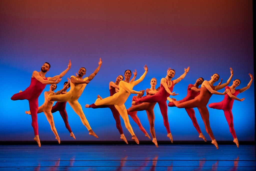 The Limón Dance Company in "A Choreograpic Offering" choreography by José Limón - Photo by Allison Armfield.