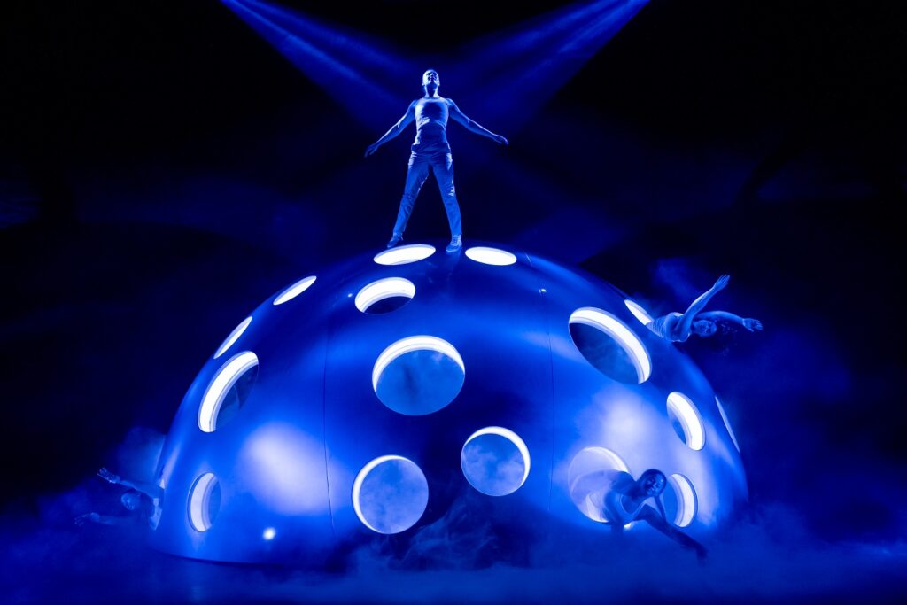 Diavolo - Architecture In Motion's "Escape" by Jacques Heim - Photo by Cheryl Mann.