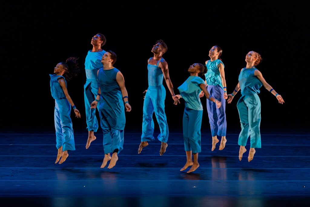 The Martha Graham Dance Company in En Masse, a Soraya co-commission choreographed by Hope Boykin with music by Leonard Bernstein and Christopher Rountree - Photo by Luque Photography.