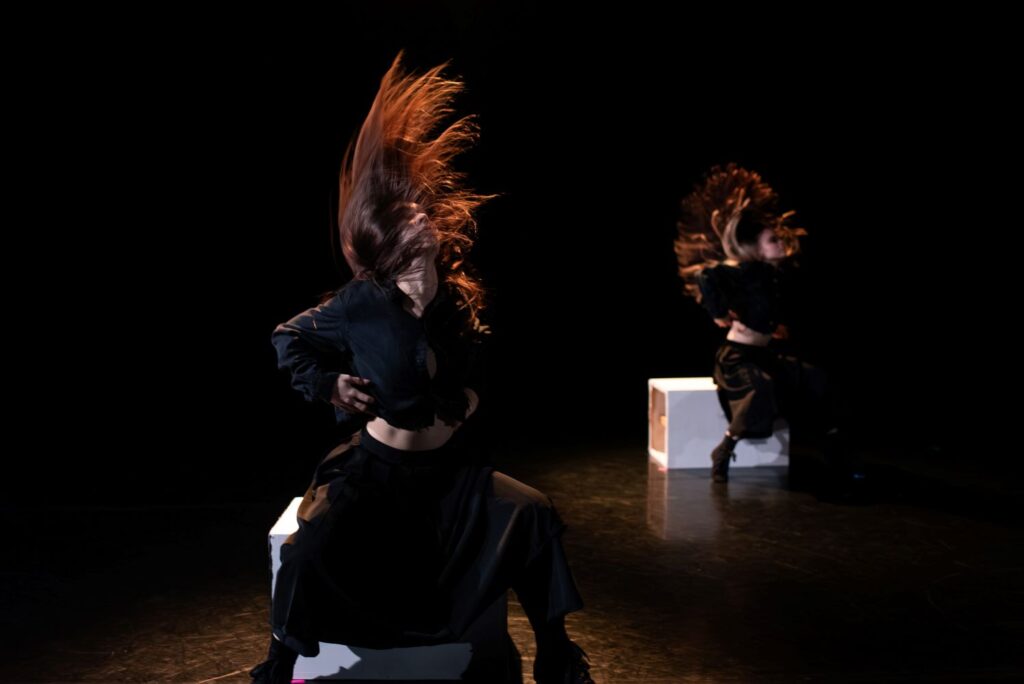 MashUp Contemporary Dance Company - Photo by Kelly Mustapha.