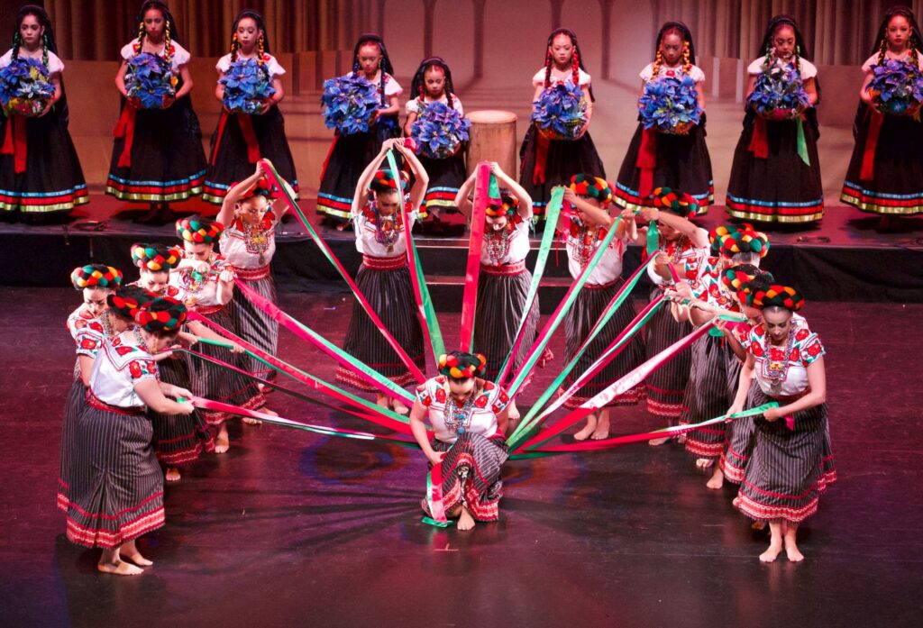 Grandeza Mexicana Folk Ballet in “Diciembre Mexicano - A Mexican Celebration” - Photo courtesy of the Luckman Theatre.