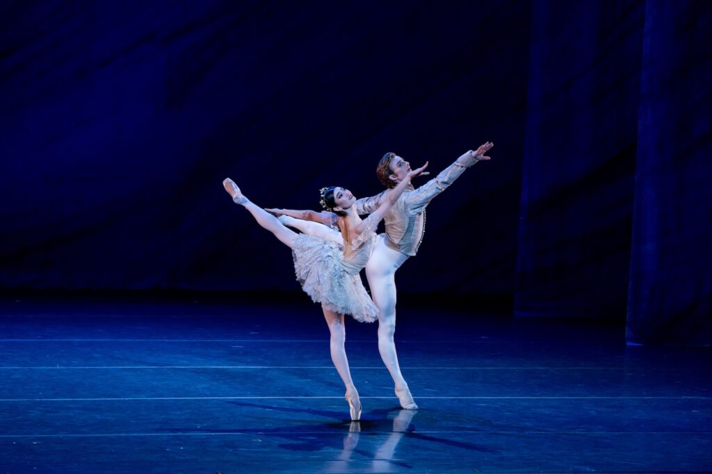 American Ballet Theatre, "Nutcracker" Grande Pas de Deux - Photo by Cheryl Mann.