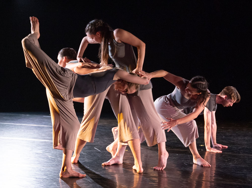 “Charlatan,” choreography Sophia Bernardo, Nancy Evans Dance Theatre - Photo by Dean Wallaff.