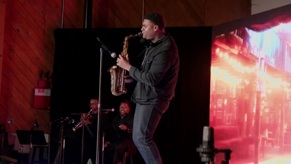 Leo Manzari's "Kick in the Door" - Photo by Ben Hayslett.