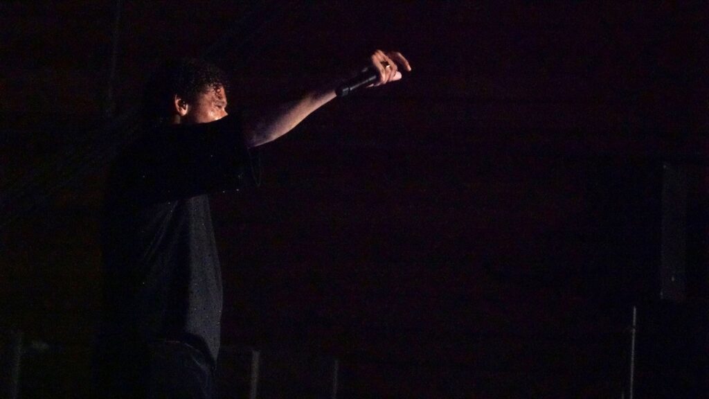 Leo Manzari's "Kick in the Door" - Photo by Ben Hayslett.