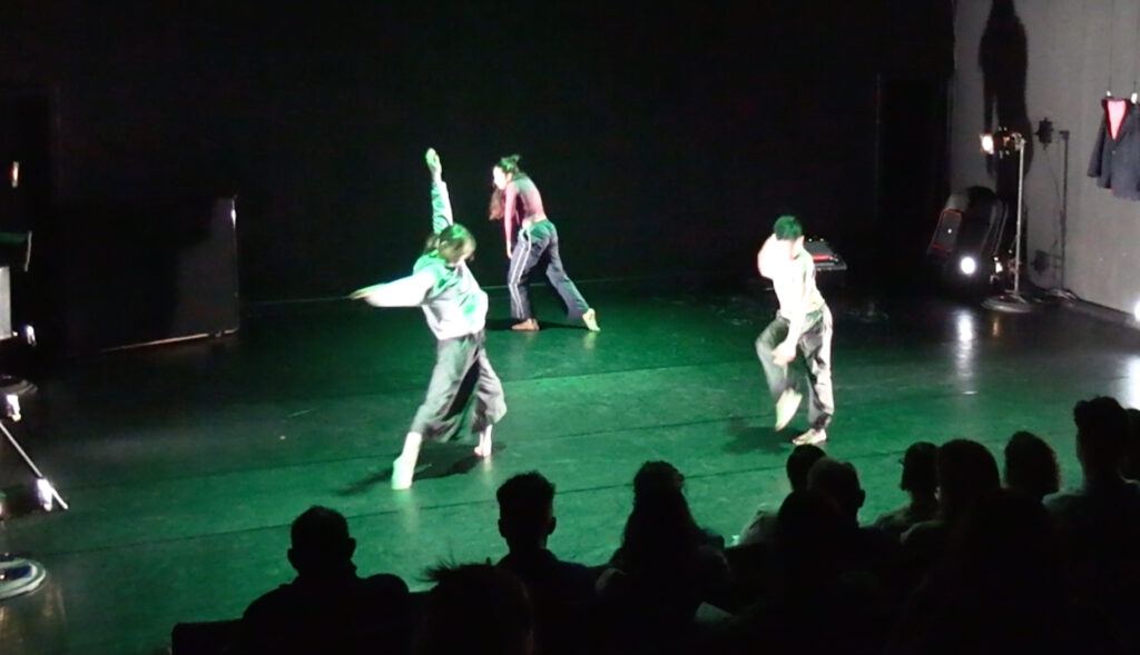 Dance at the Odyssey - Divya Ahuja, Rian Alcid and Sasha Marlan-Librett in "Beasts", choreography by Kevin Williamson - Photo courtesy of the artist.