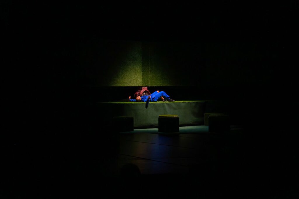 Junyla Silmon in "MAJOR" choreographed by Ogemdi Ude - Photo by Henry Kofman.