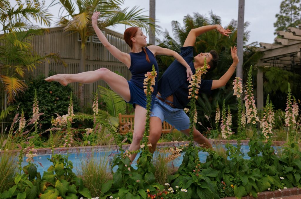Backhausdance - Photo by Kira Bartoli.