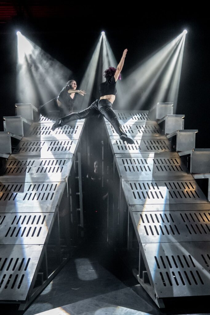 Diavolo's ESCAPE - Train - Photo by Cheryl Mann.