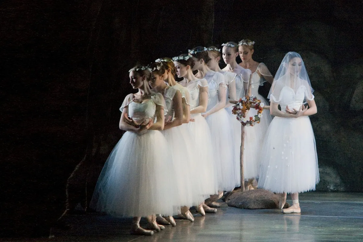 Los Angeles Ballet in “Giselle.” Photo by Reed Hutchinson