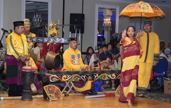 Pakaraguian Kulintang Ensemble. Photo by R.Profet