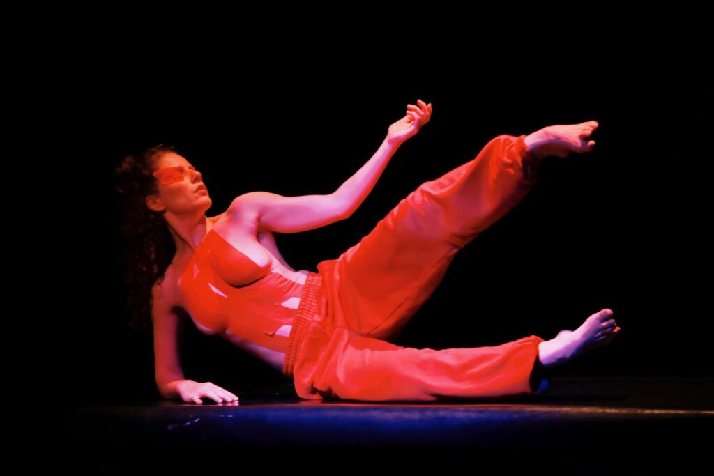 Gambiarra: Imaginary Solutions for Love - Choreographed and Performed by Cora Laszlo - Photo by Gunindu Abeysekera.