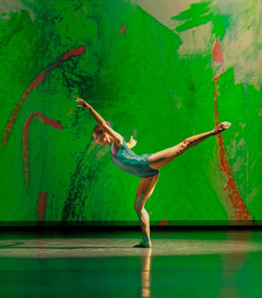 Raiford Rogers Modern Ballet - Jasmine Perry in "Who Can See the Wind?" - Photo Steve Cohen.