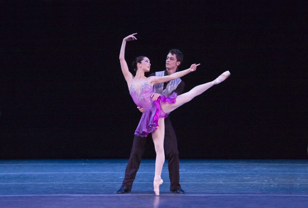 Los Angeles Ballet in Jerome Robbins' "Who Care?" (2008) - Photo courtesy of LAB.