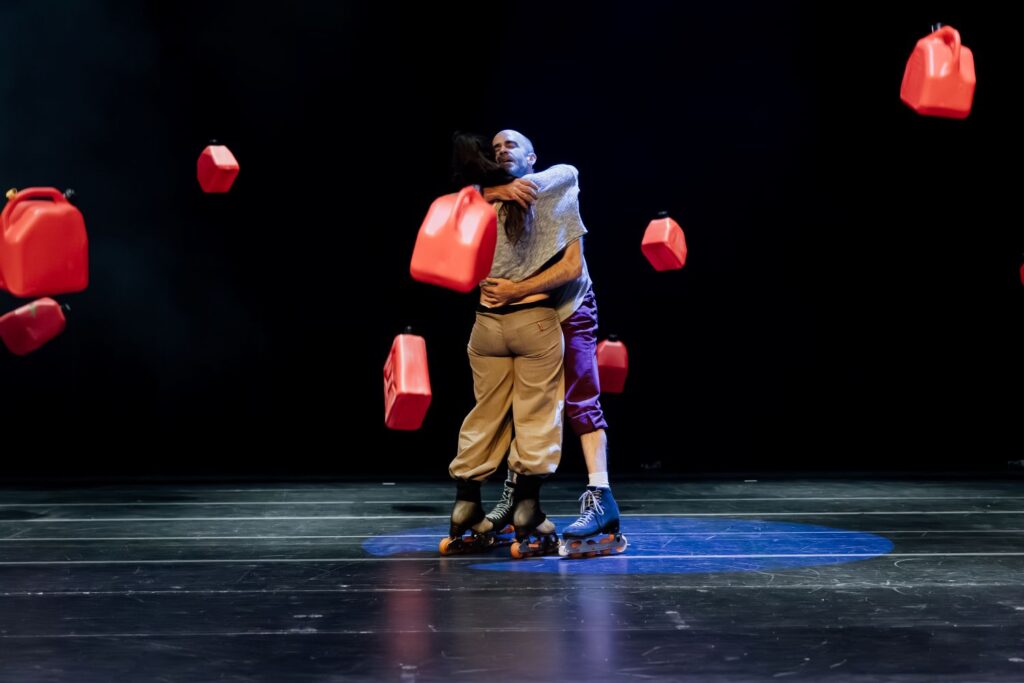 Le Patin Libre - Maude Poulin and Alexandre Hamel in "Melt" - Photo by Caroline Thibault.
