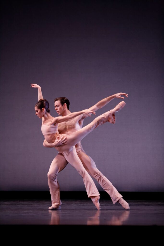Houston Ballet in "Sons de L'âme" Choreography by Stanton Welch - Photo by Sebastien MATHE.