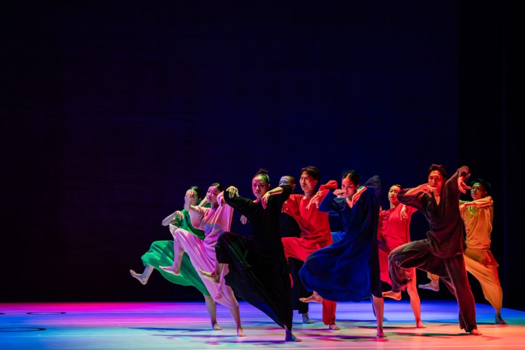 Cloud Gate Dance Theatre of Taiwan. Photo courtesy of the artists.