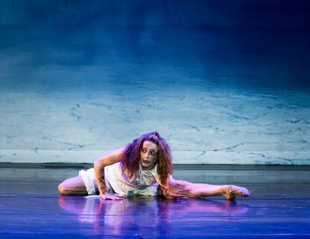 West Coast Ballet's Dracula - Photo by Hannah Cox.