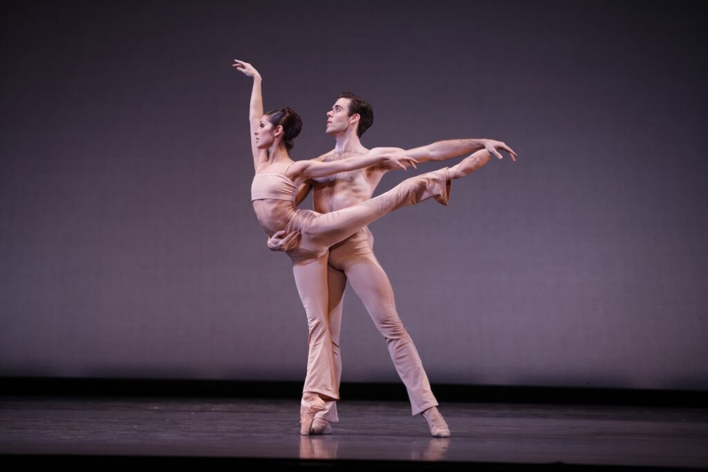 Houston Ballet. Photo by Sebastien Mathe.