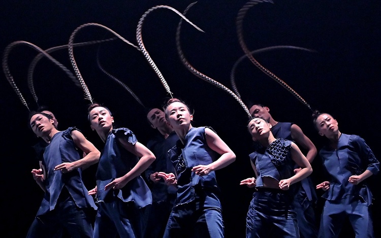 Hung Dance. Photo by Ren-Haur Liue.