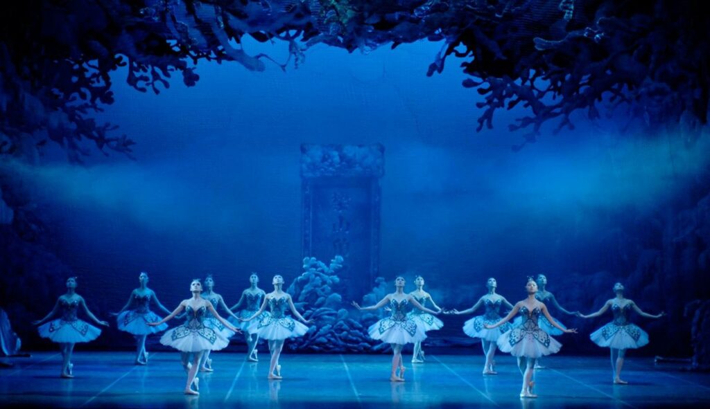 Shanghai Ballet in "Butterfly Lover" - Photo courtesy of the Shanghai Ballet.