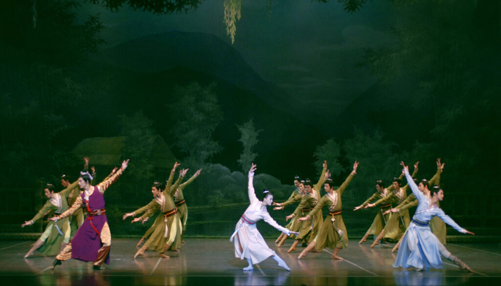 Shanghai Ballet in "Butterfly Lover" - Photo courtesy of the Shanghai Ballet.
