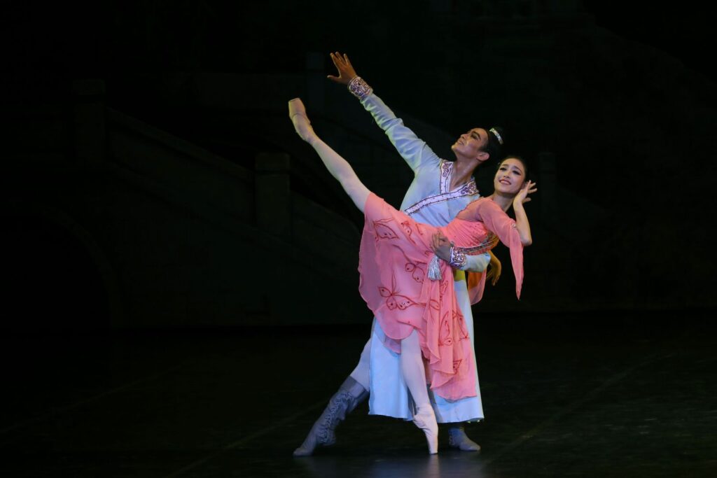 Shanghai Ballet in "Butterfly Lover" - Photo courtesy of the Shanghai Ballet.