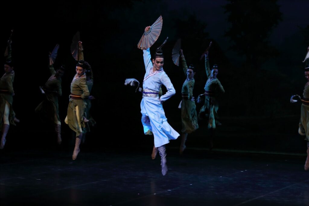 Shanghai Ballet in "Butterfly Lover" - Photo courtesy of the Shanghai Ballet.