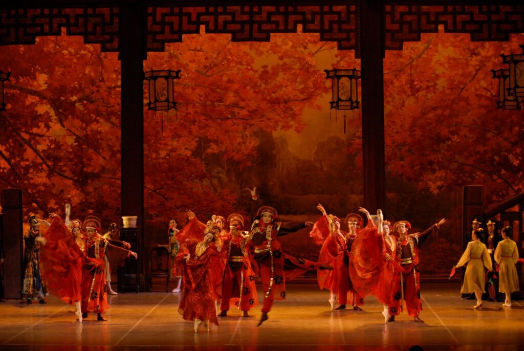 Shanghai Ballet in "Butterfly Lover" - Photo courtesy of the Shanghai Ballet.