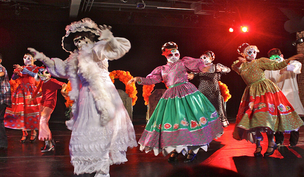 Danza Floricanto/USA. Photo by Frank Sandoval.